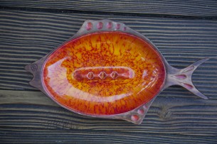 SOLD

vintage ceramic sushi tray
fish with fire burst glaze
treasure craft of hawaii