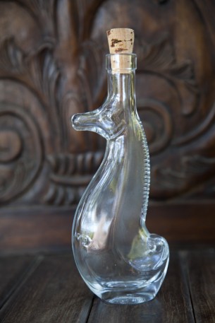 $20 ea -or- $35 pair

glass bottle decanter with cork stopper
perfect as a duo for oil and vinegar