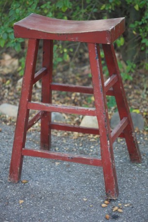 $250

antique red asian stool
bar height.
seat measures 18" wide x 9" deep x 30" high.